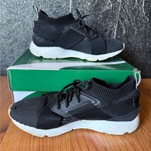 Women’s PUMA Muse evoKnit black-asphalt-white color size 8 sneaker
